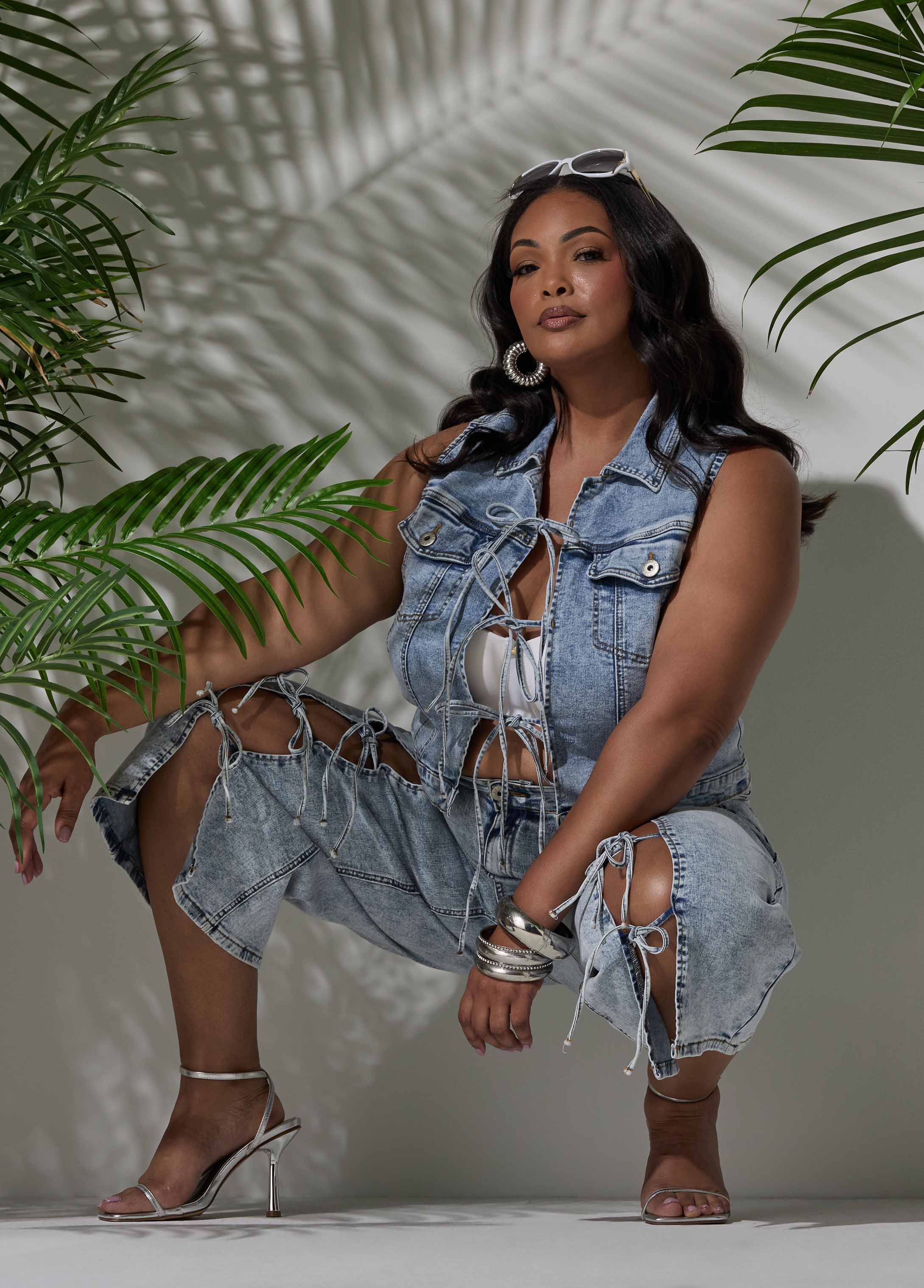 Tie Front Acid Wash Denim Capris - Image 4
