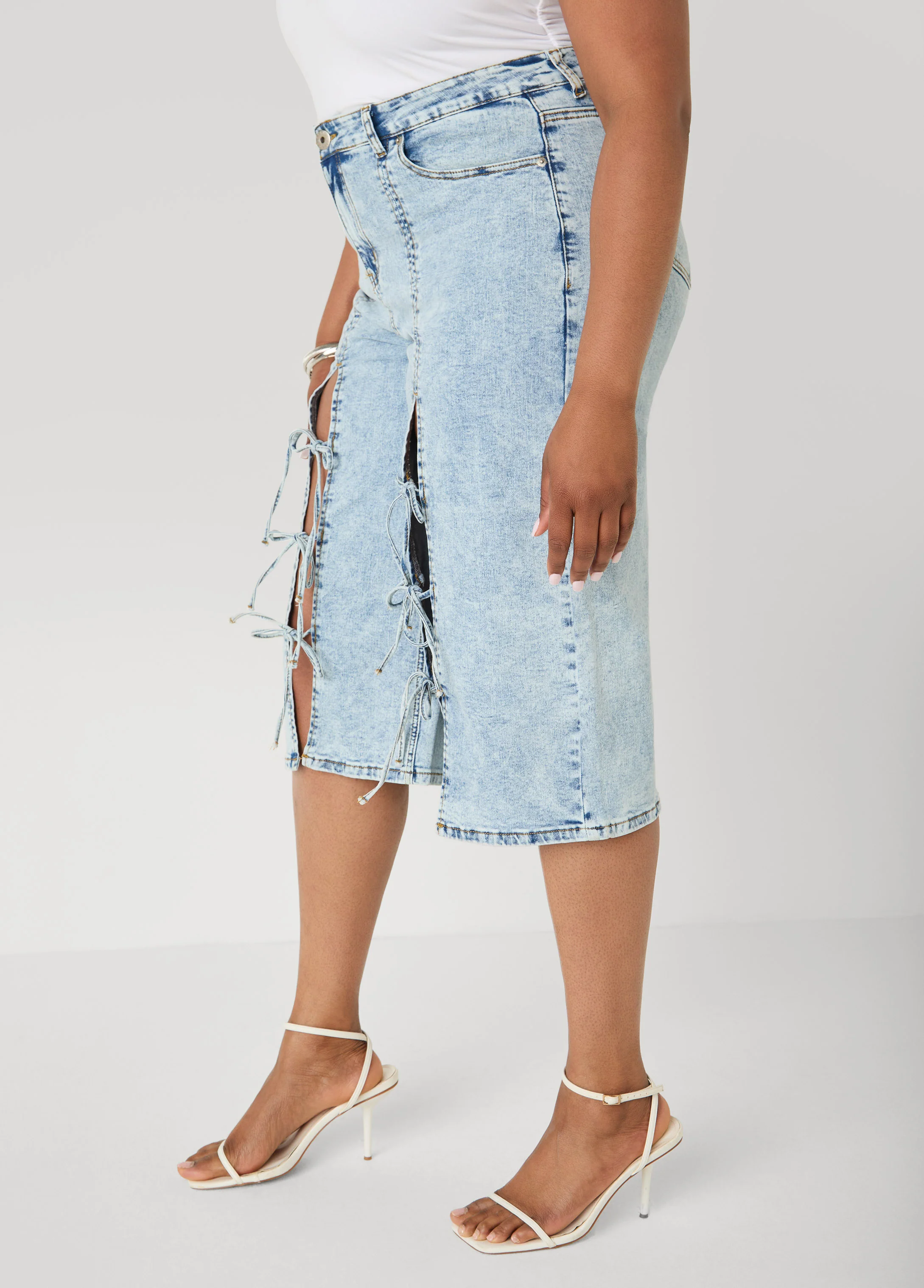 Tie Front Acid Wash Denim Capris - Image 5