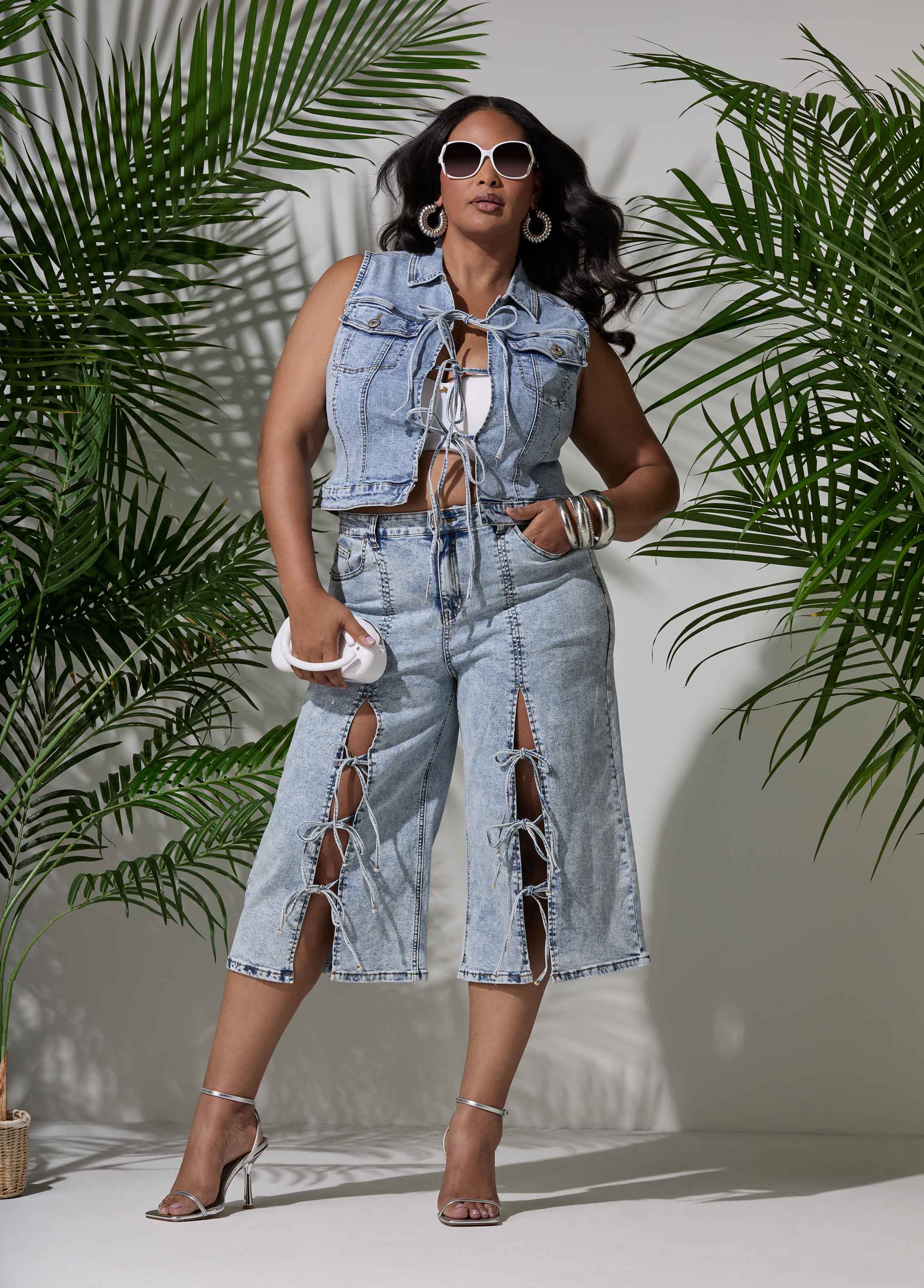 Tie Front Acid Wash Denim Capris - Image 7