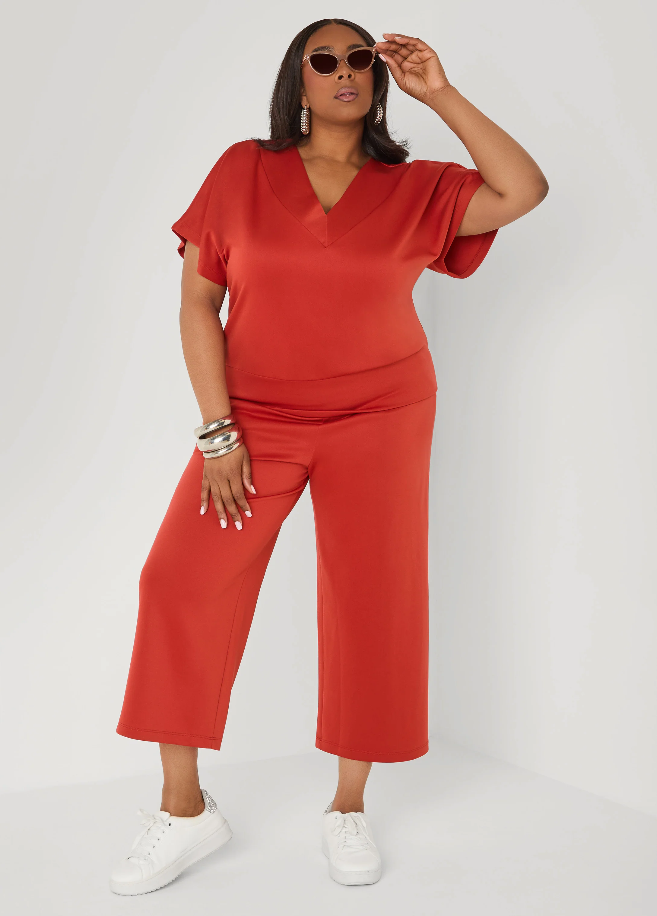 Athletic Knit  V Neck Top - Image 3